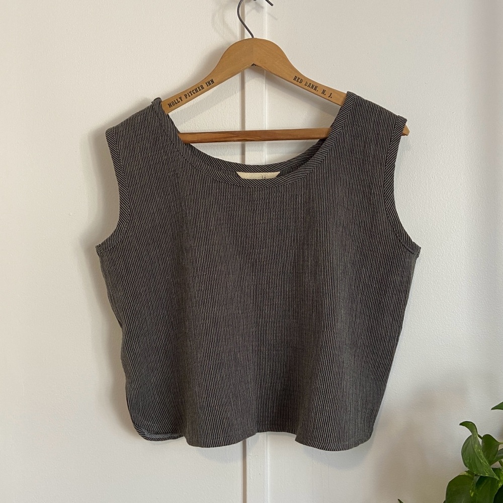 Sleeveless Ribbed Tank Top - Charcoal Gray